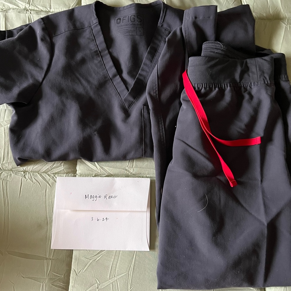 Figs scrubs charcoal